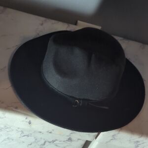 Elegant Black Wide-Brim Hat